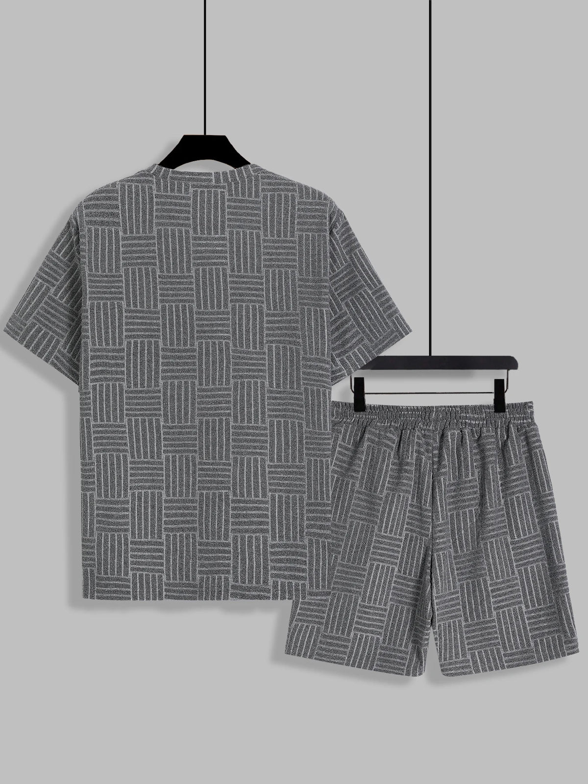 Men's Geometric Texture Plaid Two-Piece Set: Round Neck Short-Sleeve T-Shirt + Drawstring Elastic Waist Shorts with Patch Label, Breathable Casual Sports Street Style Summer Men's Outfit