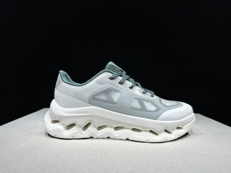 Lightweight Sport Shoes for Men and Women, Breathable Sneakers with Shock Absorbing Sole Casual fashion sneakers